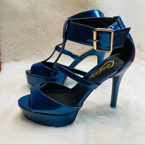 *** SOLD ***Platform Heels - Picture 1 of 4